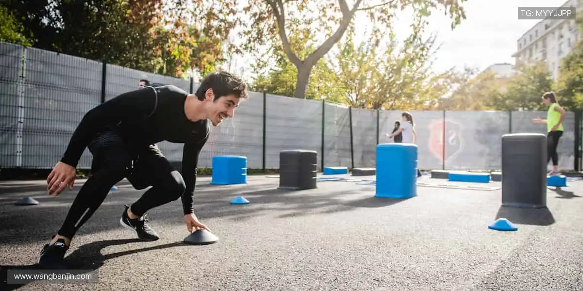 球迷的第二主场，🎯 从球星同款到限量周边，一网打尽你的热爱！